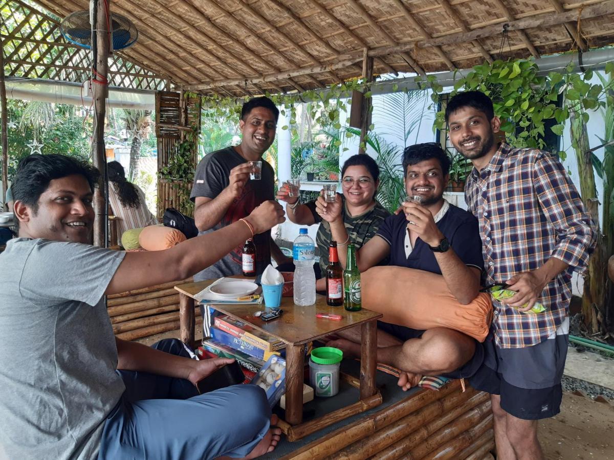 Red Monkeys Hostel Arambol Buitenkant foto