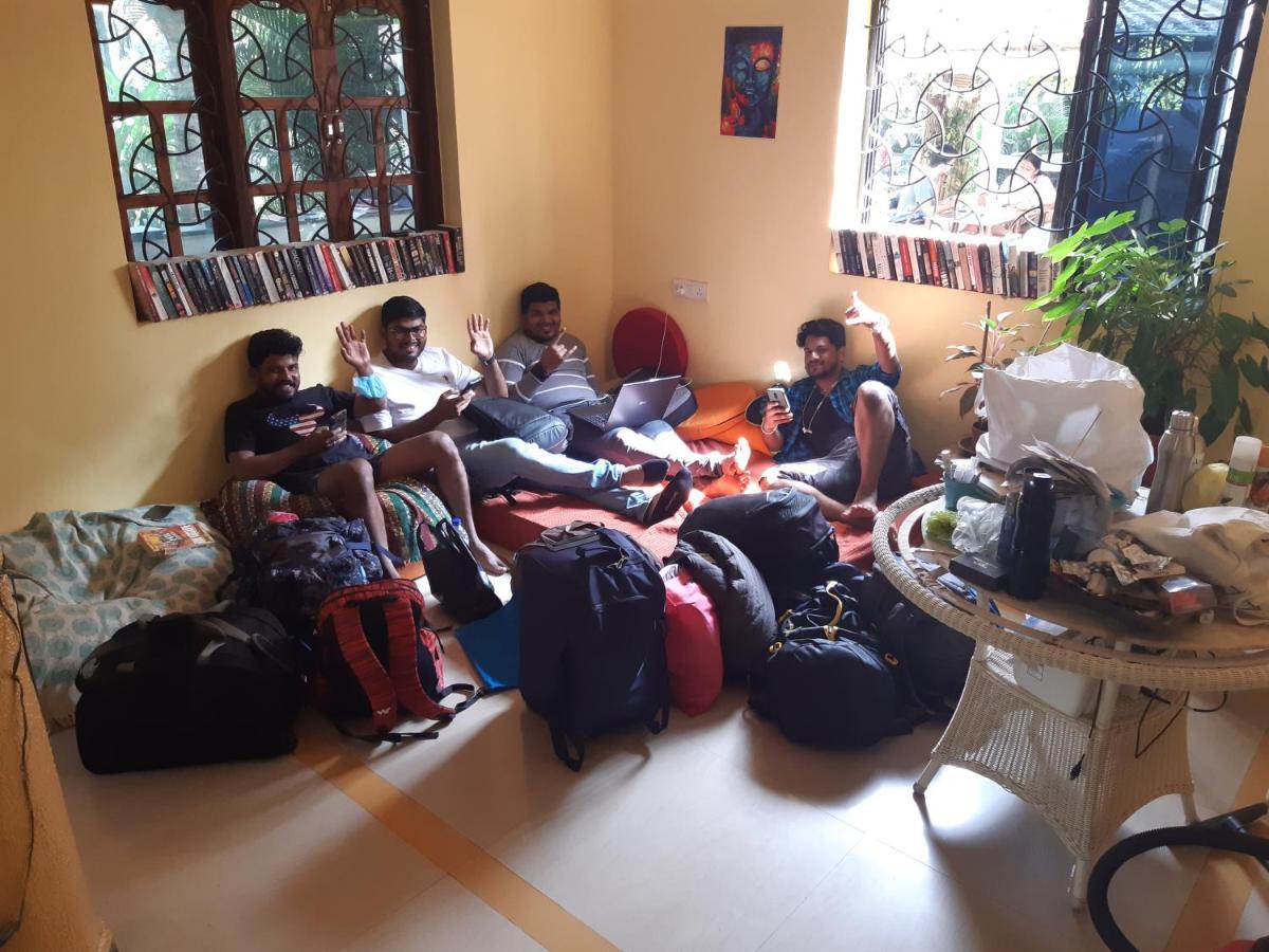 Red Monkeys Hostel Arambol Buitenkant foto