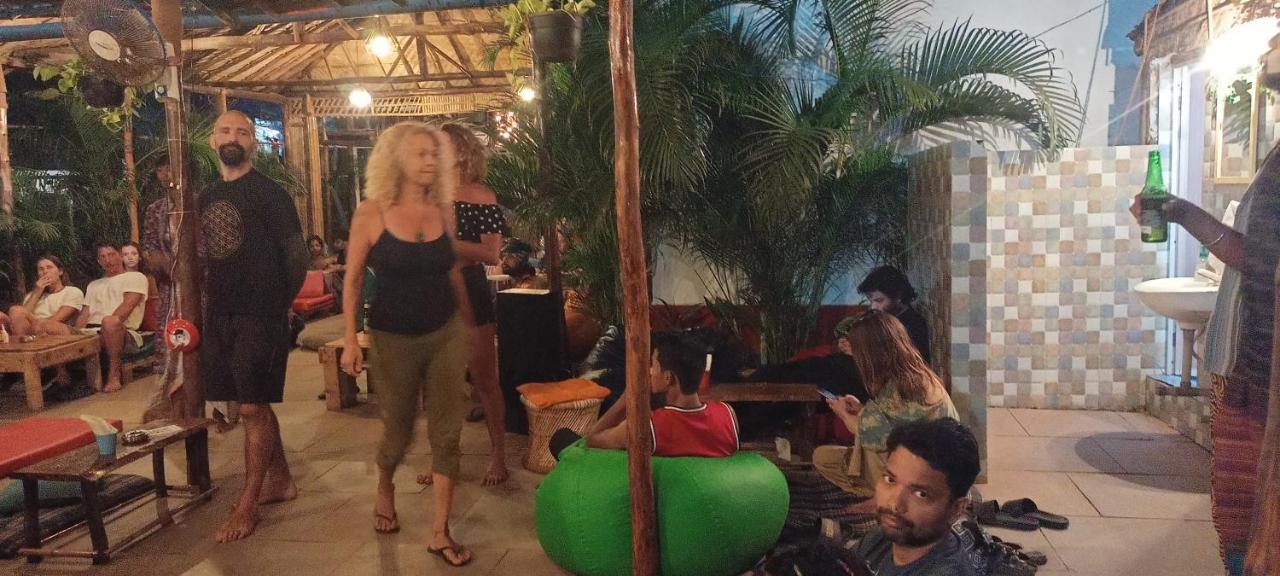 Red Monkeys Hostel Arambol Buitenkant foto