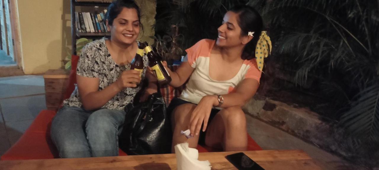 Red Monkeys Hostel Arambol Buitenkant foto