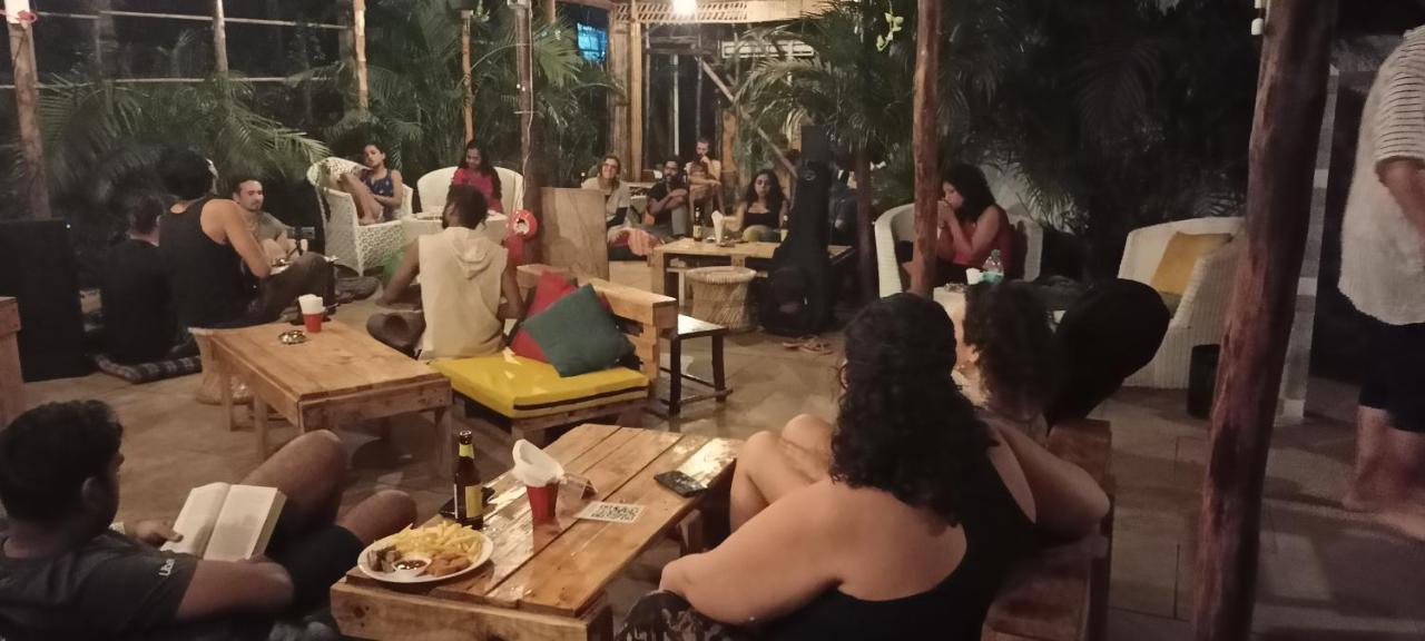 Red Monkeys Hostel Arambol Buitenkant foto