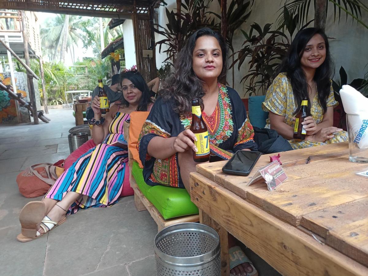 Red Monkeys Hostel Arambol Buitenkant foto