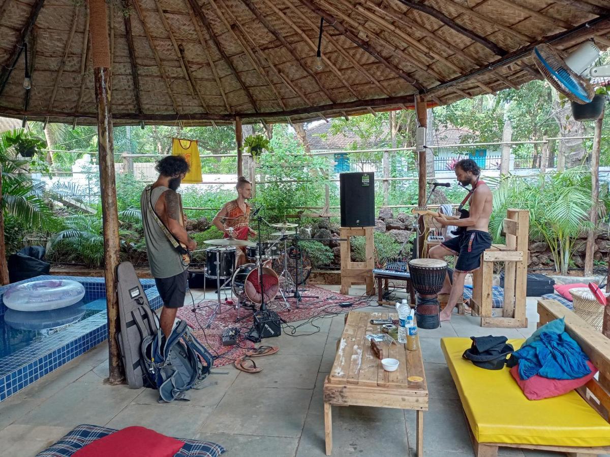 Red Monkeys Hostel Arambol Buitenkant foto