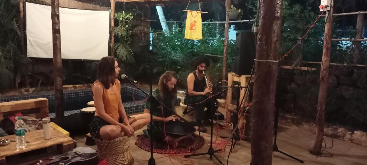 Red Monkeys Hostel Arambol Buitenkant foto