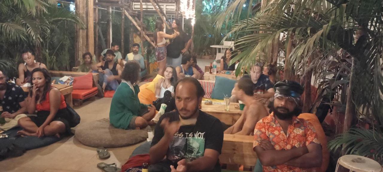 Red Monkeys Hostel Arambol Buitenkant foto