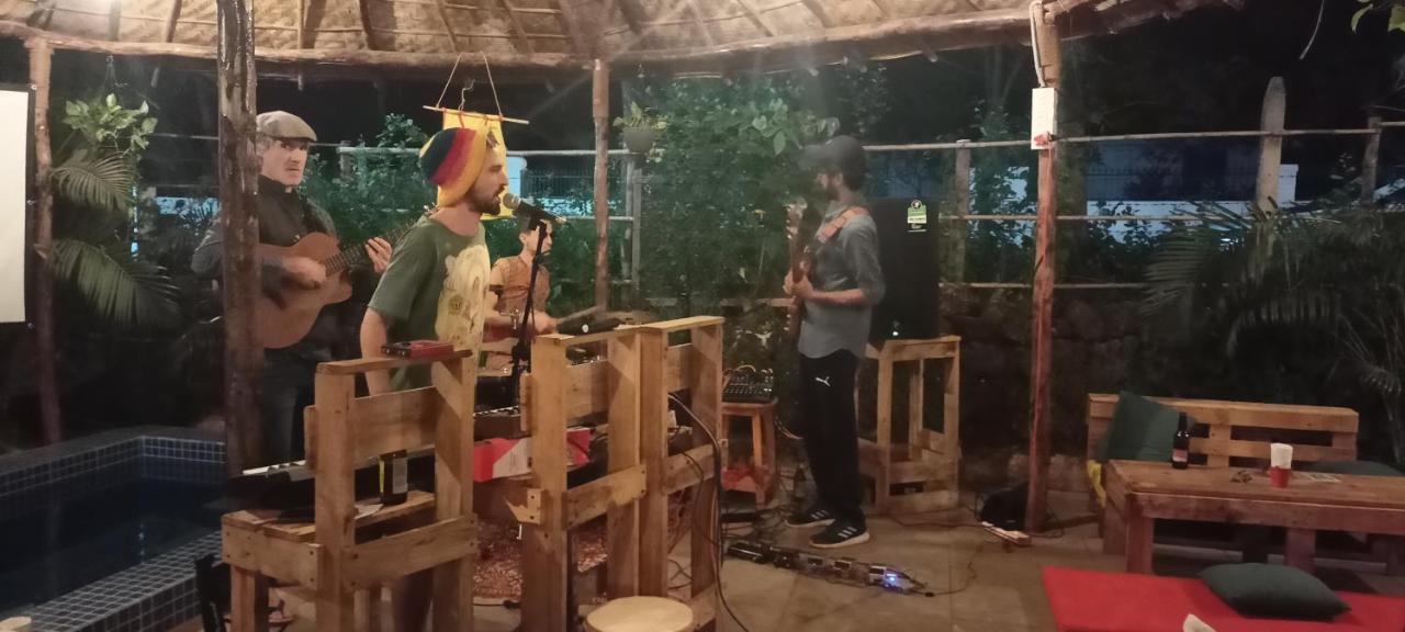 Red Monkeys Hostel Arambol Buitenkant foto