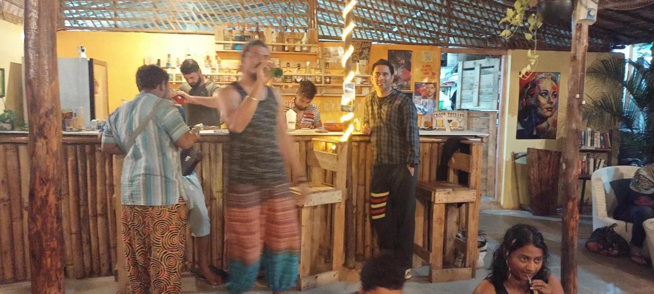 Red Monkeys Hostel Arambol Buitenkant foto