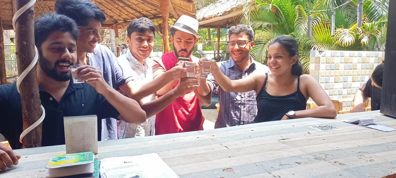 Red Monkeys Hostel Arambol Buitenkant foto