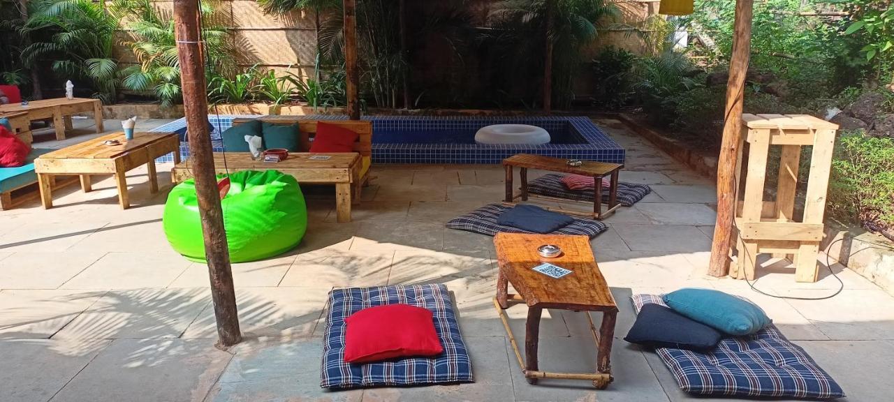 Red Monkeys Hostel Arambol Buitenkant foto