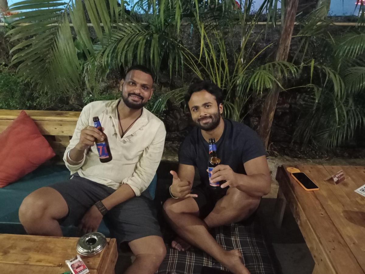 Red Monkeys Hostel Arambol Buitenkant foto